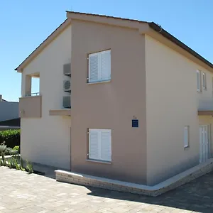 Apartment Mia Krk