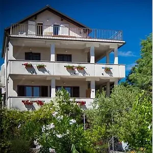  Apartment Loncar
